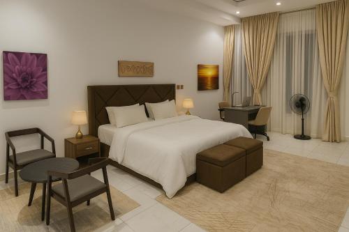 One-Bedroom Apartment image 1