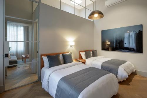 Deluxe Queen Suite image 1