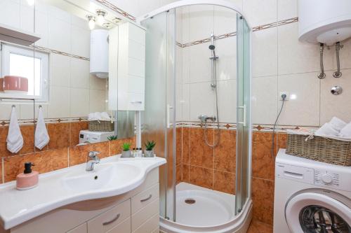 Two-Bedroom Apartment with Terrace image 10