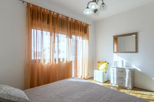 Three-Bedroom Apartment with Balcony image 10