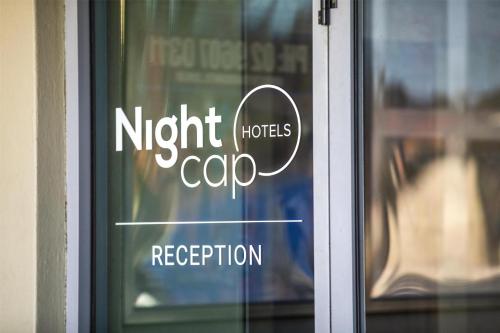 Nightcap at Pritchards Hotel - image 4