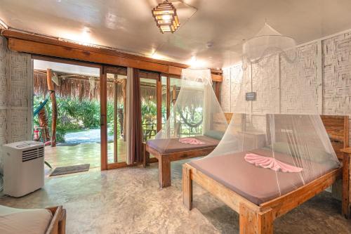 Soffta Surf Ranch - Hostel Room Type - Bed in 4-Bed Mixed Dormitory Room
