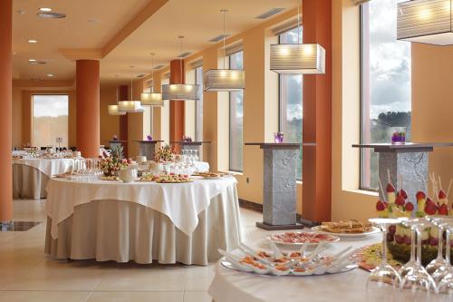 餐廳, Hotel Spa Norat Torre Do Deza 4* Superior in 拉林