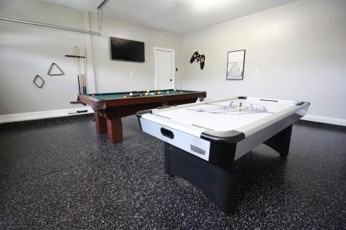 Crystal Coast Retreat with Game Room in Central Location in Swansboro, USA