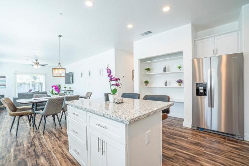 Modern Home Minutes from Downtown & SMF Airport in Old North Sacramento