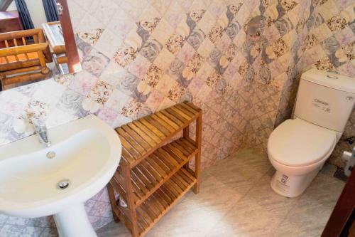 Breezy and spacious room in the central of Old Town, Hoi An (photo 2)