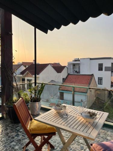Breezy and spacious room in the central of Old Town, Hoi An (photo 6)