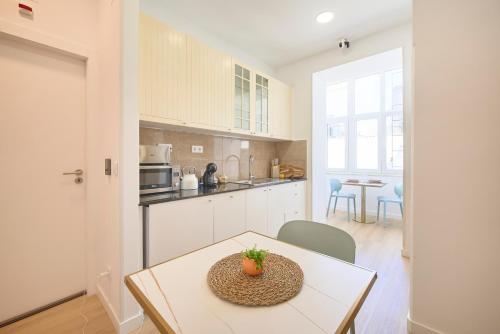 Brand New Hostel Anjos 5
