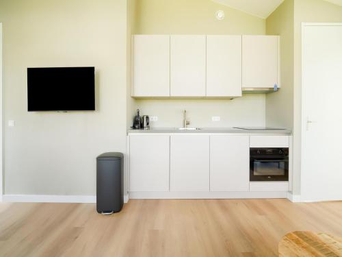 ห้องครัว, Holiday Home Oud Ade near Kaag Lakes in เลเดอร์ดอร์พ