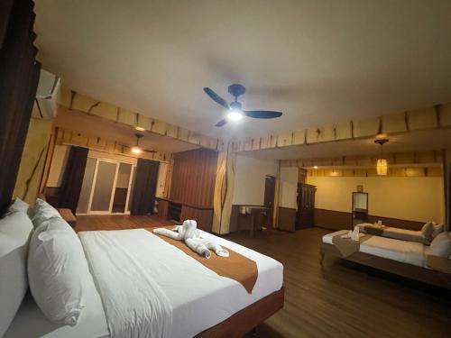 3 king beds