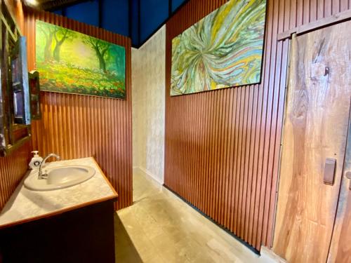Blind Dog Inn – Sanur, CO