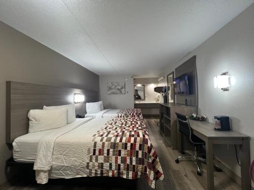 Red Roof Inn Lexington South - image 6