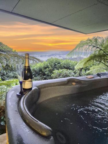 อ่างแช่น้ำร้อน, Luxury Wellington Accomodation in เคลเบิร์น