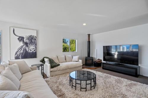 Hensman House - Queenstown Holiday Home - image 5