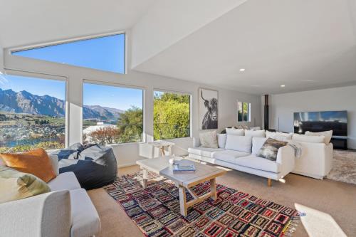 Hensman House - Queenstown Holiday Home - image 10