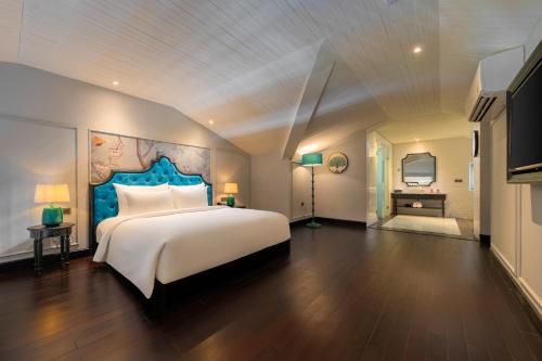 room detail thumbnail 1