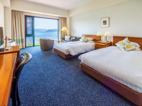 Superior Twin Room with Lake View