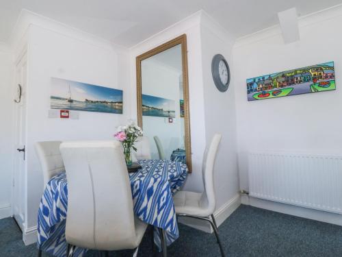 Sea View apartment Porthmadog - image 13
