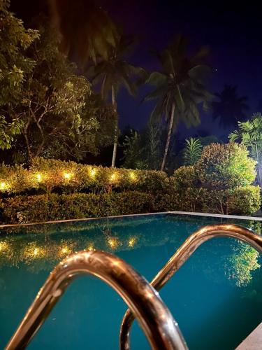 Luxury Bungalow In Galle in Akmeemana