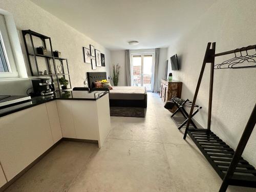 Komarna Coastal Retreat With Sea Views -Studio 4 in Komarna