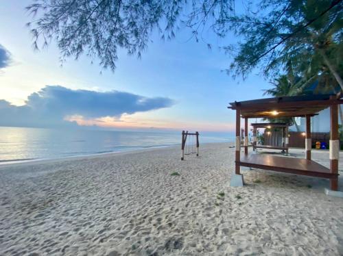 Simada Resort&Cafe - สิมาดา สิชล near Hat Sichon (Beach)
