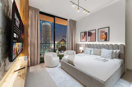 Chic Studio with Balcony and Gym at JVC, Dubai (photo 7)