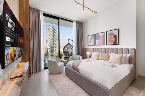 Chic Studio with Balcony and Gym at JVC, Dubai (photo 4)