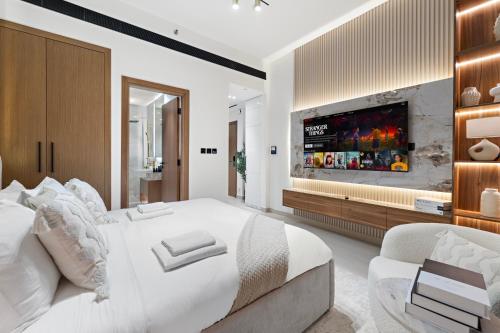 Chic Studio with Balcony and Gym at JVC, Dubai (photo 8)