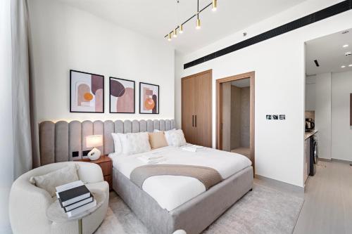 Chic Studio with Balcony and Gym at JVC, Dubai (photo 10)