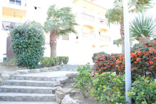 Apartamento con Piscina - image 3
