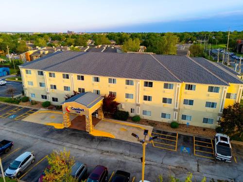 Comfort Inn South Tulsa - Woodland Hills - image 3