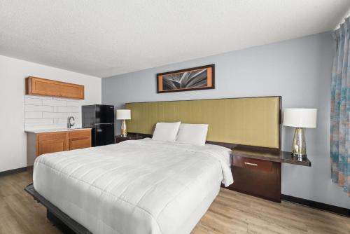 Fairborn Hotel and Inn - image 6