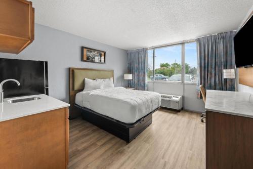 Suburban Studios Fairborn - Dayton in แฟร์บอร์น (OH)