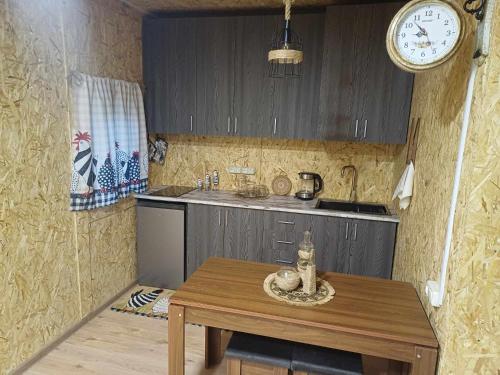 Kitchen, Stepanavan Forest House in Stepʼanavan