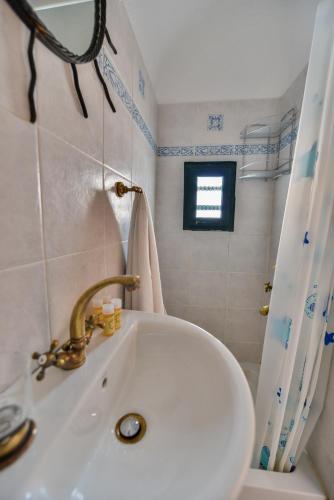 Christos Apartments Oia - image 11