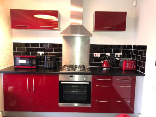 ห้องครัว, Cozy Sheffield Guest Room with Shared Facilities in กลีดเลส วัลเลย์