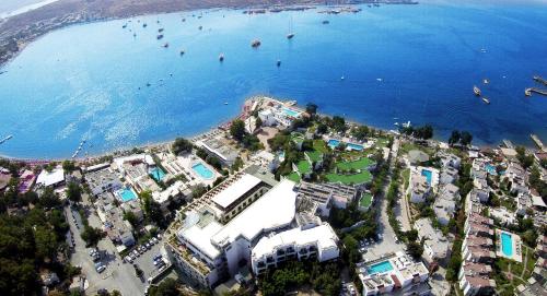 Royal Asarlik Beach Hotel - Accommodation - Gümbet