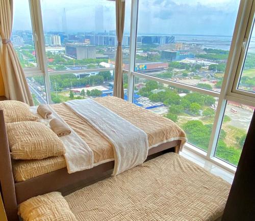 SMDC BREEZE RESIDENCES Pasay near AIRPORT PICC CCP WORLD TRADE CENTER MOA AND STARCITY, Manila