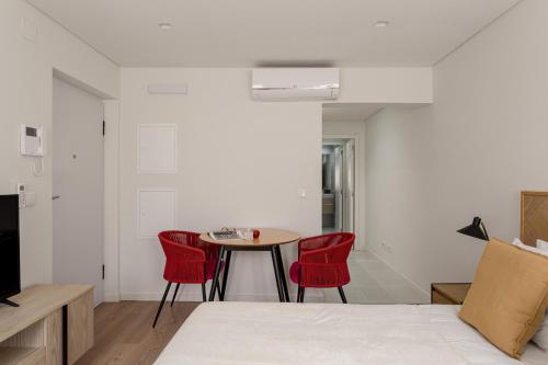 The Lisbon Retreat Cozy Studio with Terrace - image 3