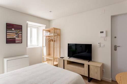 The Lisbon Retreat Cozy Studio with Terrace - image 7