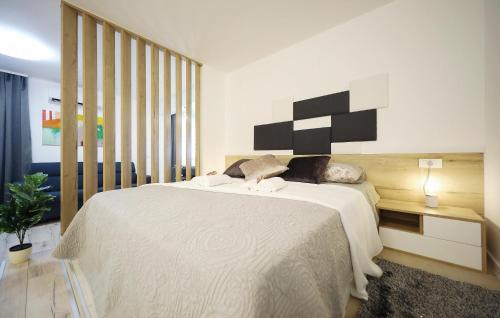 Lovely Apartment In Zadar With Wifi