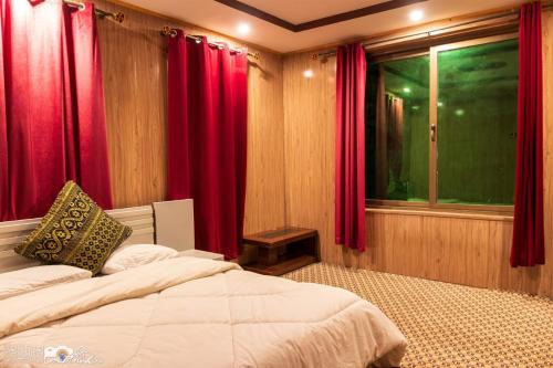 Ghanche Inn hotel  in Khaplu