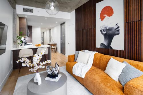 Stunning Apartment in Manhattan with Patio, New York
