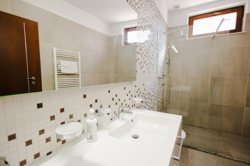 Casa Nicolae Luxury Suites - image 13