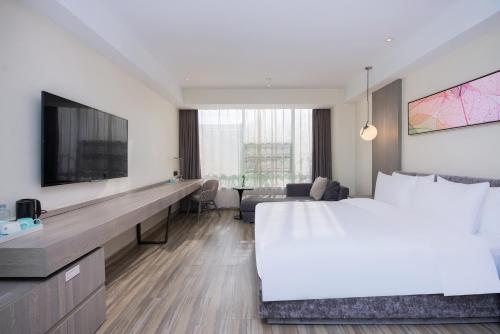 room detail thumbnail 1