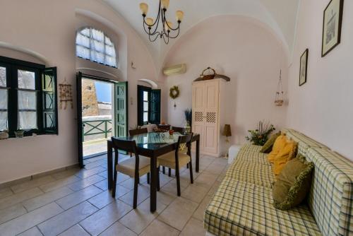 Christos Apartments Oia - image 10