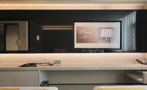 Xi'an Bell Tower Yongning Gate Orange Crystal Hotel – Xi'an City, LA