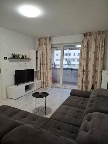 One-Bedroom Apartment image 2