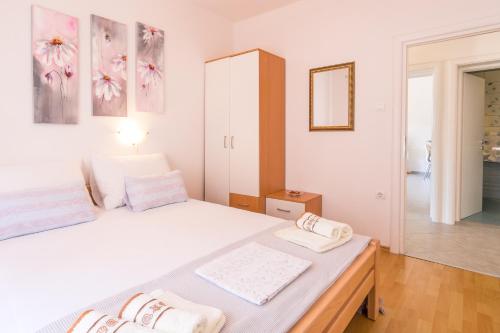 Apartments Iva - image 13