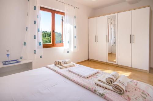 Apartments Iva - image 9